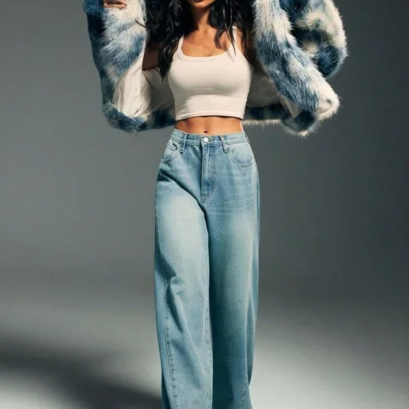 Women's Casual Blue and White Faux Fur Coat with Oversized Collar - Picture 6 of 8